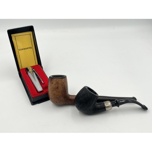 2347 - Three pieces of tobacciana, one boxed Super Clip pipe lighter  and two pipes