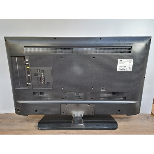 712 - A Samsung UE40H5000 40