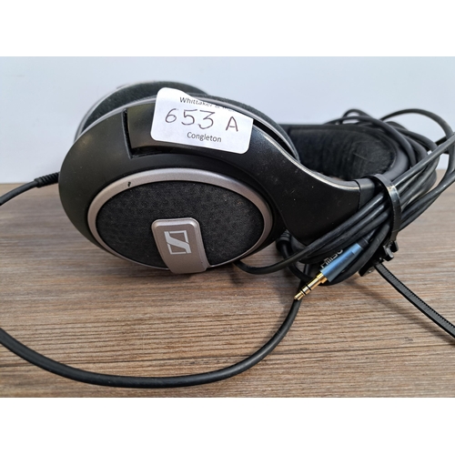 653A - A pair of Sennheiser HD559 open-back stereo headphones