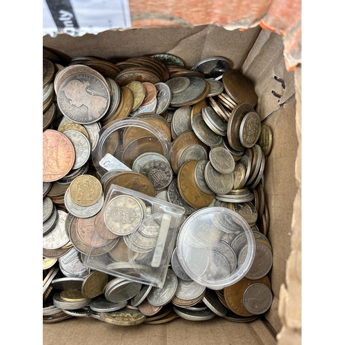 488 - A large collection of loose world coins