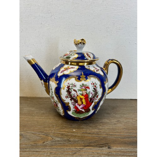 417 - Five ceramic teapots to include The Franklin Mint The Georgian Porcelain Teapot, Queen's China The R... 