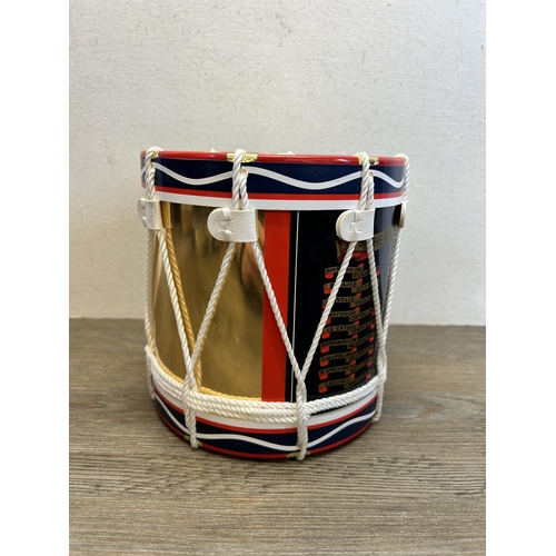 576 - A 1995 Regimental Replicas Ltd. First Battalion Inniskilling Fusiliers plastic ice bucket - approx. ... 