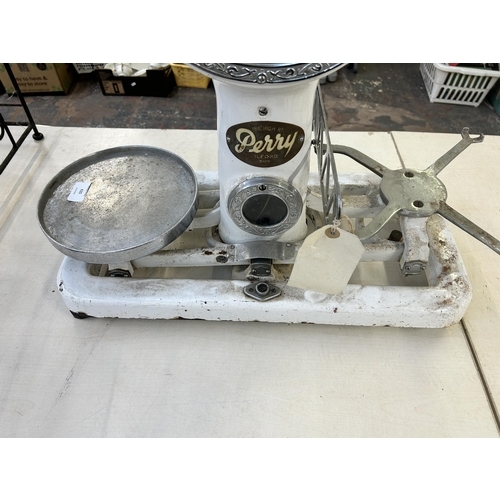 420 - A set of mid 20th century Perry Ilford shop weighing scales - approx. 69cm high