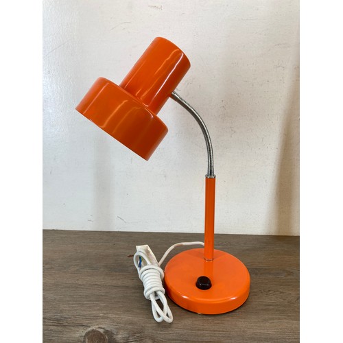 538A - A mid 20th century boxed Pifco Model No. 986 orange studio table lamp - approx. 18cm high