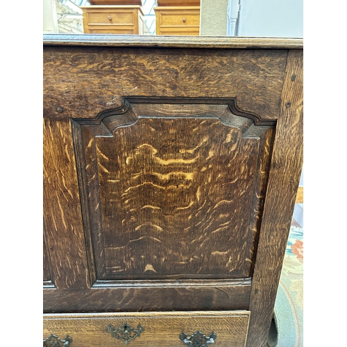 74 - A George III oak mule chest with two lower drawers - approx. 83cm high x 142cm wide x 55cm deep