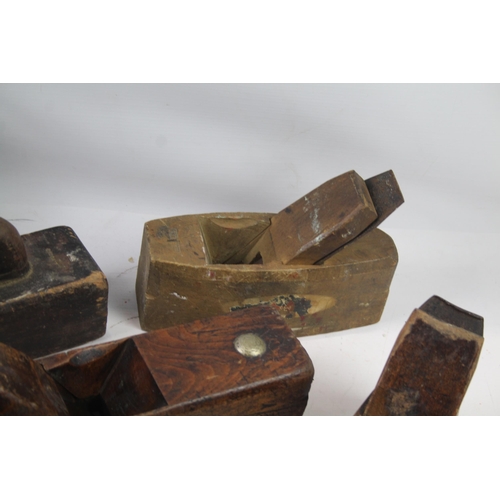 1096 - A collection of antique wood planes