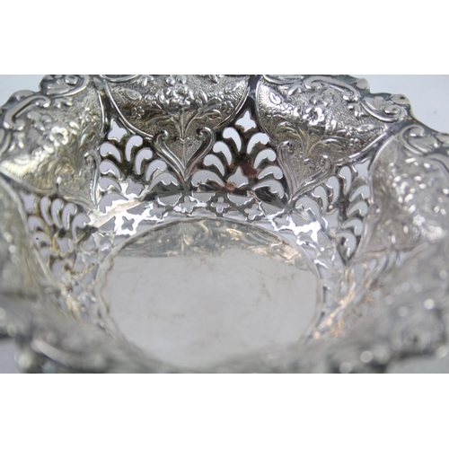 2454A - A .925 sterling silver bon bon dish - approx. gross weight 48g