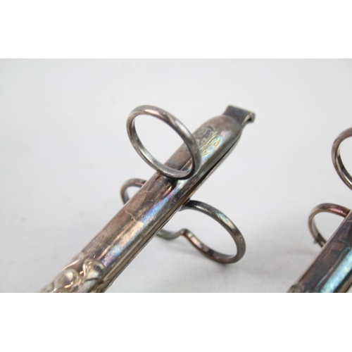 2478 - A pair of silver plated asparagus tongs - approx. gross weight 96g