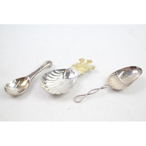 2485 - Three .925 sterling silver caddy spoons - approx. gross weight 60g