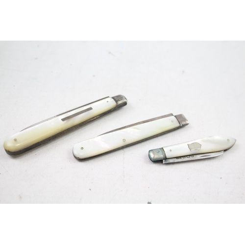 2493 - Three sterling silver pocket knives - approx. gross weight 80g