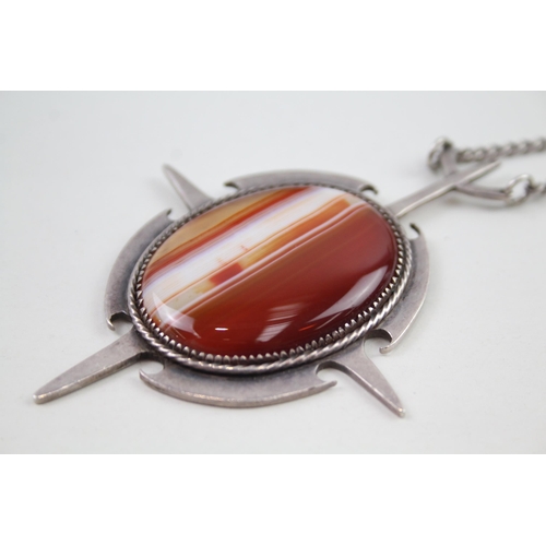 2337 - A mid 20th century silver and agate necklace - approx. gross weight 51g