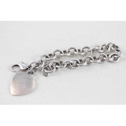 2340 - A Tiffany & Co. silver bracelet with heart tag - approx. gross weight 34g