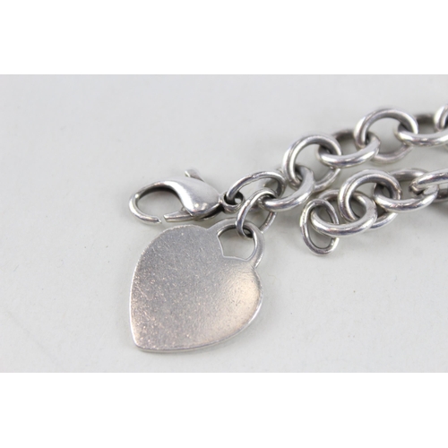 2340 - A Tiffany & Co. silver bracelet with heart tag - approx. gross weight 34g