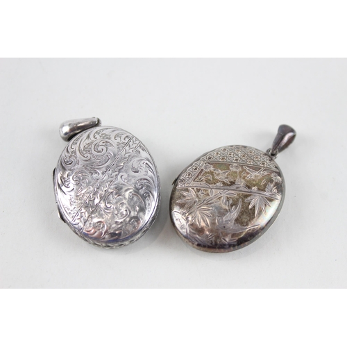 2343 - Two antique silver etched locket pendants - approx. gross weight 23g