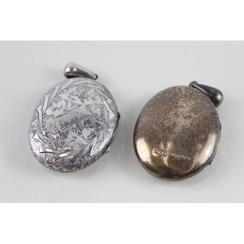 2343 - Two antique silver etched locket pendants - approx. gross weight 23g