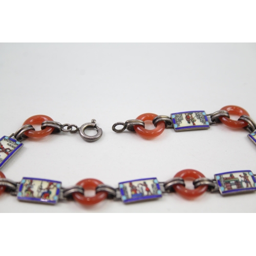 2355 - An Art Deco Egyptian Revival white metal and enamel panel bracelet - approx. gross weight 9g