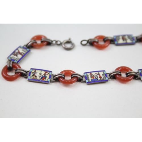 2355 - An Art Deco Egyptian Revival white metal and enamel panel bracelet - approx. gross weight 9g