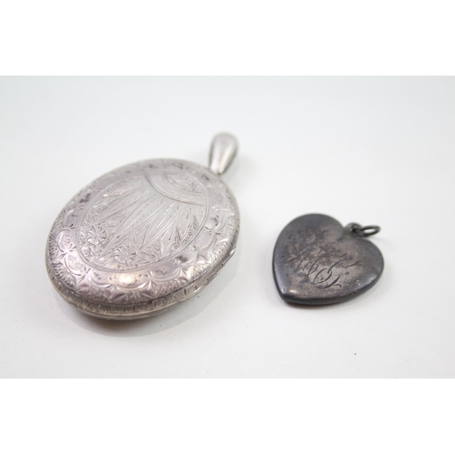 2393 - Two antique silver pendants - approx. gross weight 25g