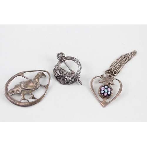 2414 - A collection of silver Scottish jewellery to include Ola Gorie etc. - approx. gross weight 33g