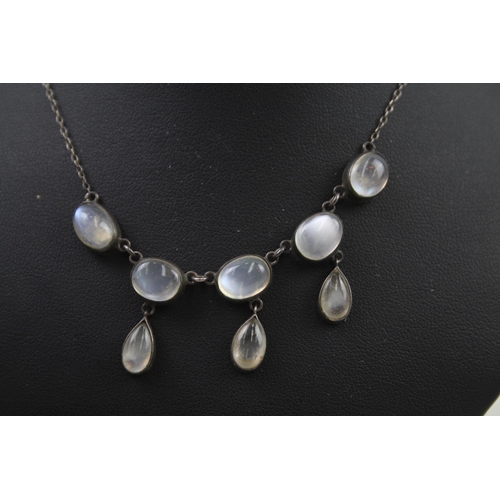 2424 - A silver and moonstone necklace and earrings set - approx. gross weight 7g