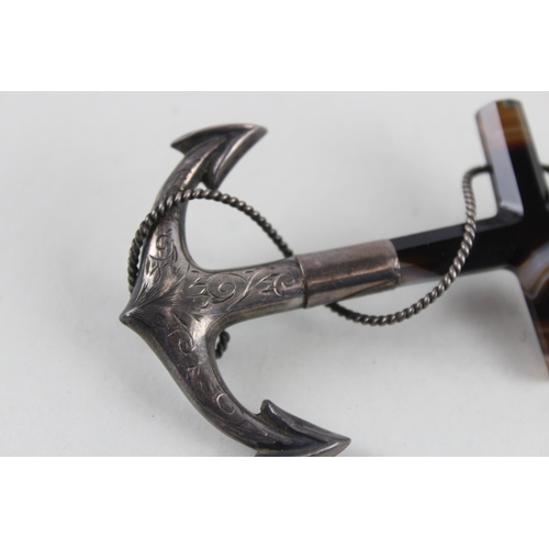 2425 - An antique silver and agate anchor brooch - approx. gross weight 20g