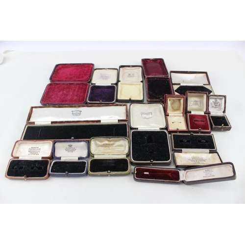 942 - A collection of antique jewellery boxes