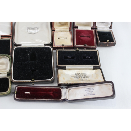 942 - A collection of antique jewellery boxes