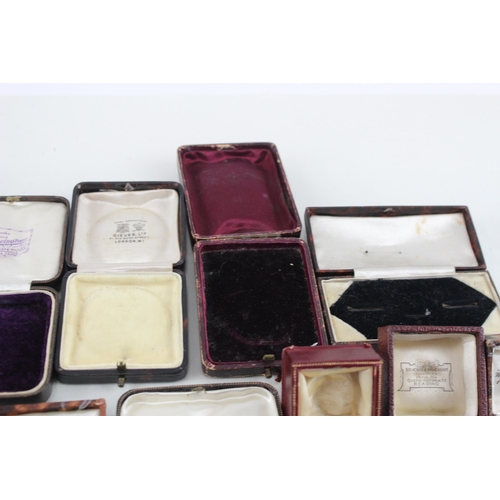 942 - A collection of antique jewellery boxes