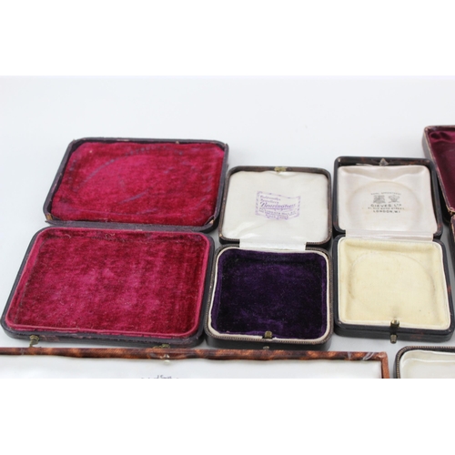 942 - A collection of antique jewellery boxes