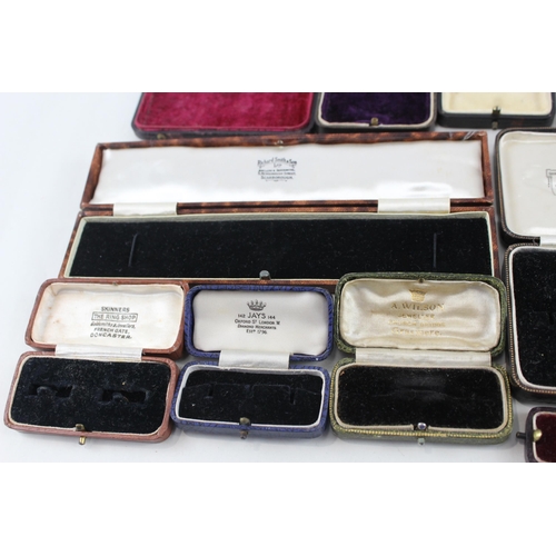 942 - A collection of antique jewellery boxes