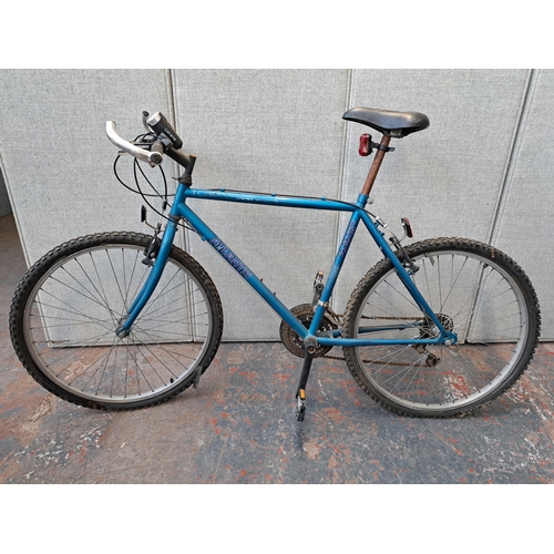 1156 - A Townsend Atlantis hybrid bike with Shimano brakes