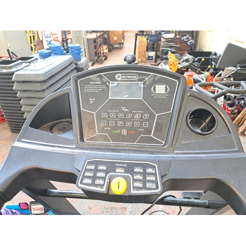 1163 - A Dynamix treadmill with digital readout