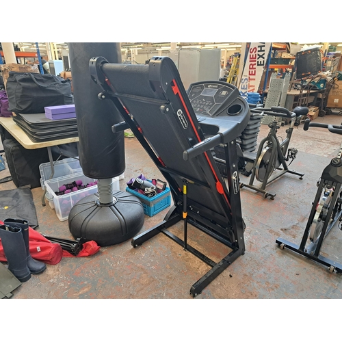 1163 - A Dynamix treadmill with digital readout