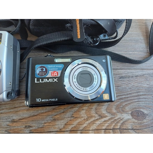 321 - A collection of digital cameras and accessories to include cased Sony Cyber-shot DSC-W810 20.1mp, Pa... 