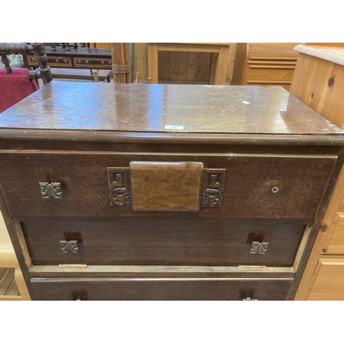 18 - An Art Deco style oak chest of drawers - approx. 94cm high x 75cm wide x 41cm deep