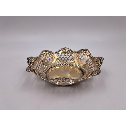 2430 - A Victorian hallmarked Birmingham silver pierced bon bon dish, dated 1895 - approx. gross weight 32.... 