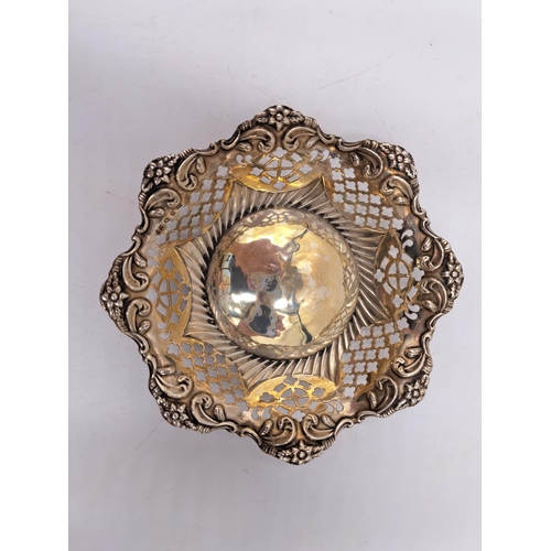 2430 - A Victorian hallmarked Birmingham silver pierced bon bon dish, dated 1895 - approx. gross weight 32.... 