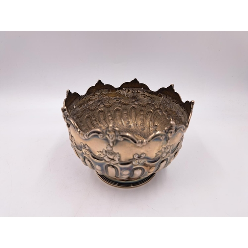 2435 - An Edwardian Elkington & Co. hallmarked Birmingham silver pedestal bowl with repoussé decoration, da... 