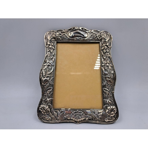 2444 - An Art Nouveau hallmarked Birmingham silver photo frame - approx. 19cm high x 15cm wide