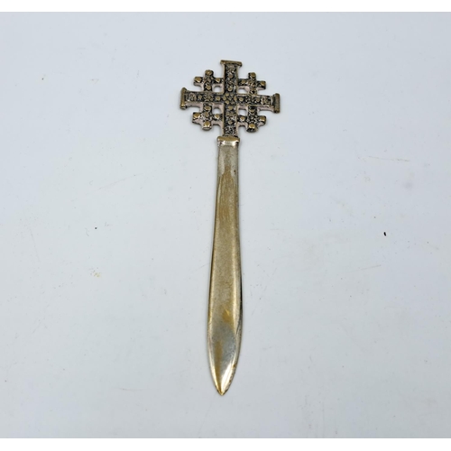 2449 - A 20th century Jerusalem silver letter opener - approx. gross weight 15.30g and 12cm long