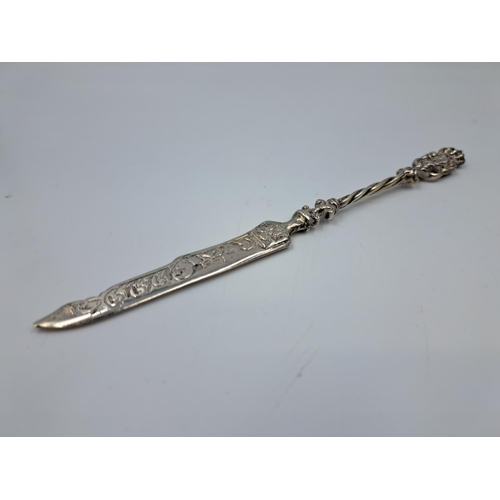 2452 - An Edwardian Maurice Freeman hallmarked London silver letter opener, dated 1903 - approx. gross weig... 