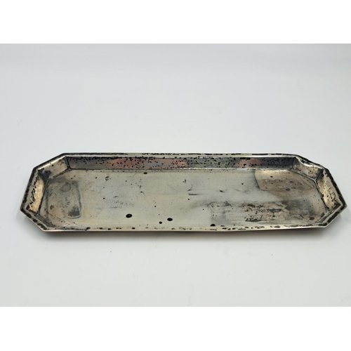 2506 - A Synyer & Beddoes hallmarked Birmingham silver rectangular dish, dated 1924 - approx. gross weight ... 