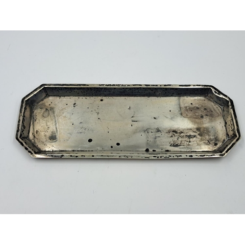 2506 - A Synyer & Beddoes hallmarked Birmingham silver rectangular dish, dated 1924 - approx. gross weight ... 