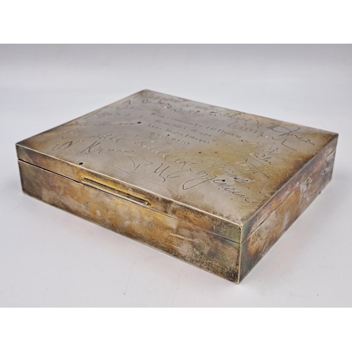 2507 - A mid 20th century Walker & Hall hallmarked Sheffield silver cigar box presented to Wing Commander I... 