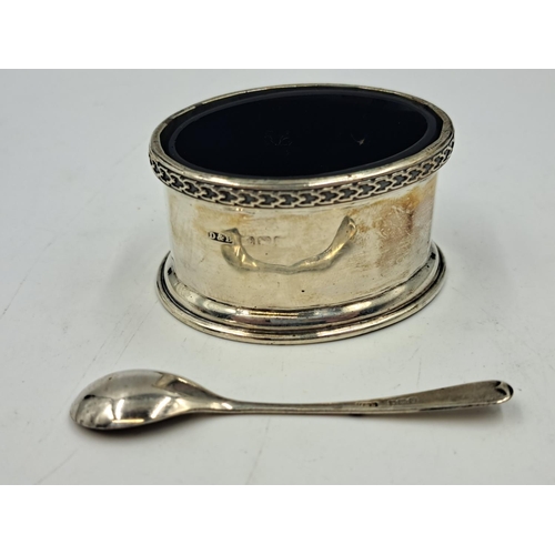 2513 - Two Docker & Burn Ltd. hallmarked Birmingham silver condiment pots with spoons and glass inserts, da... 