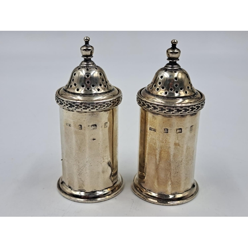 2516 - A pair of George V Docker & Burn Ltd. hallmarked Birmingham silver pepper shakers, dated 1927 - appr... 