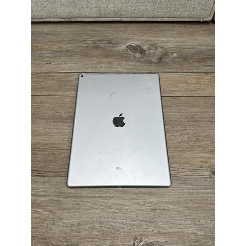 420 - An Apple A1584 iPad Pro tablet