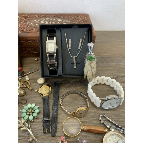 948 - A collection of vintage costume jewellery, watches and collectables to include Hollywood white metal... 