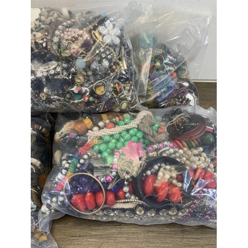 955 - Approx. 15Kg of assorted costume jewellery