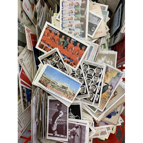 971 - A collection of cigarette cards, black and white photographs and collectors cards